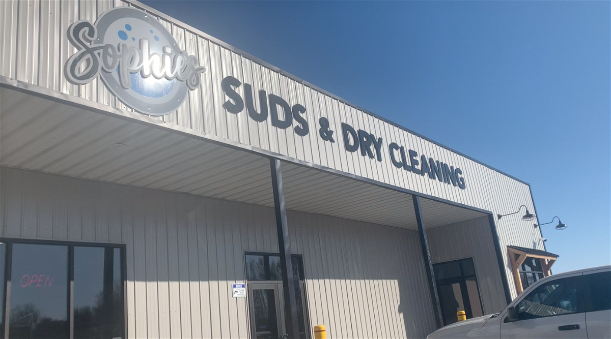 sophie's suds and dry cleaning