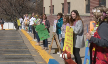 Greenacres Elementary School hosts 'I-Spy' parking lot parade
