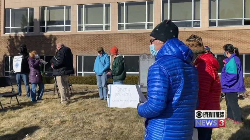Group_protesting_death_penalty_held_vigil_at_Bannock_County_Courthouse