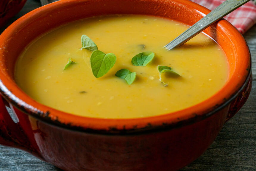 Yellow,Split,Pea,Soup,In,Clay,Bowl.,Close,Up.