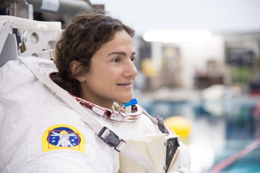hypatia-h_d09d1d7616e4fc784d1daf1509502b55-h_fe773aff698cdd5a9a75a70b25db8184