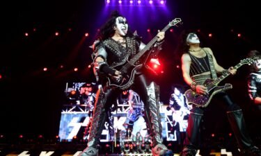 Gene Simmons (L) and Paul Stanley