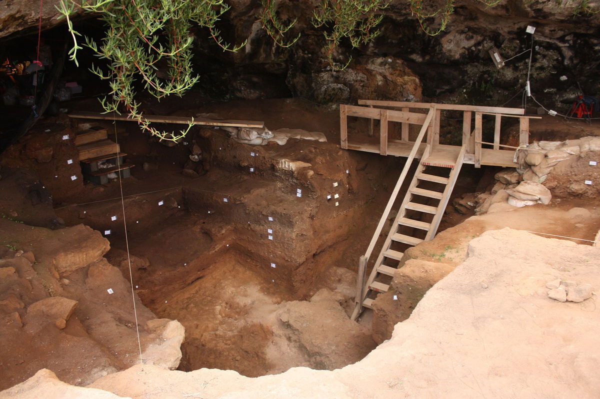 <i>Contrebandiers Project</i><br/>Entrance to Contrebandiers Cave