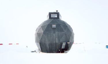 The EastGRIP research facility in Greenland