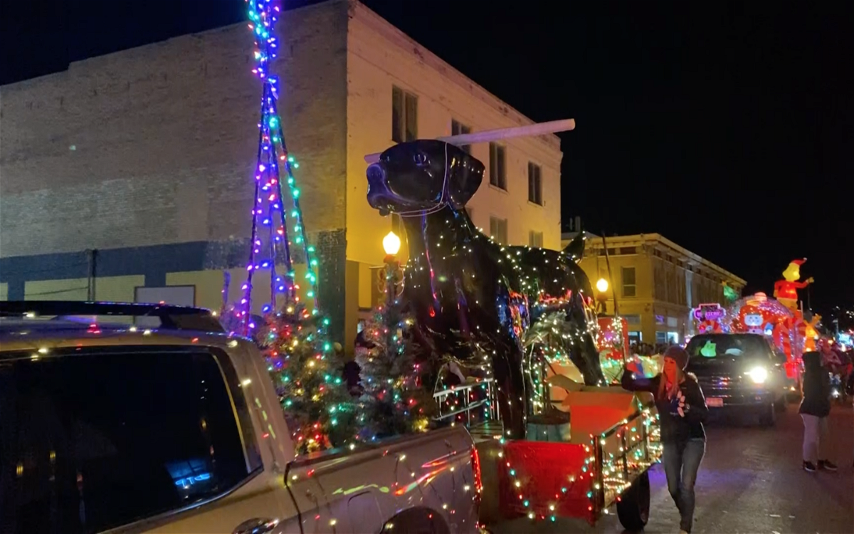 Pocatello hosts Christmas Night Lights Parade KIFI