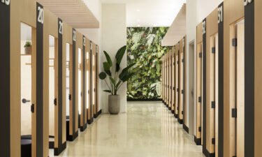 Amazon hopes to draw shoppers with "reimagined" fitting rooms.