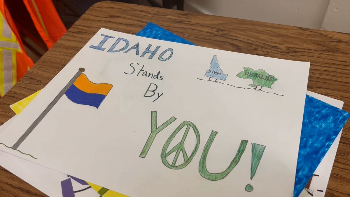 Idaho Falls students make art for Ukraine child refugees – Local News 8