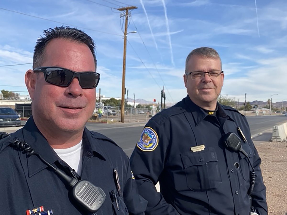 2 Nevada Police Officers Help Rescue 75-year-old Woman From The Streets ...