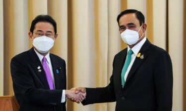 Japanese Prime Minister Fumio Kishida and Thai Prime Minister Prayut Chan-ocha