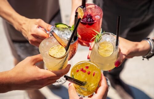 World Cocktail Day 2022: Raise your spirits with these 6 mixed drinks. Will a Monte Carlo join the status of "popular drink" in your social circle?