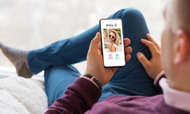 How background checks on popular dating apps and websites work