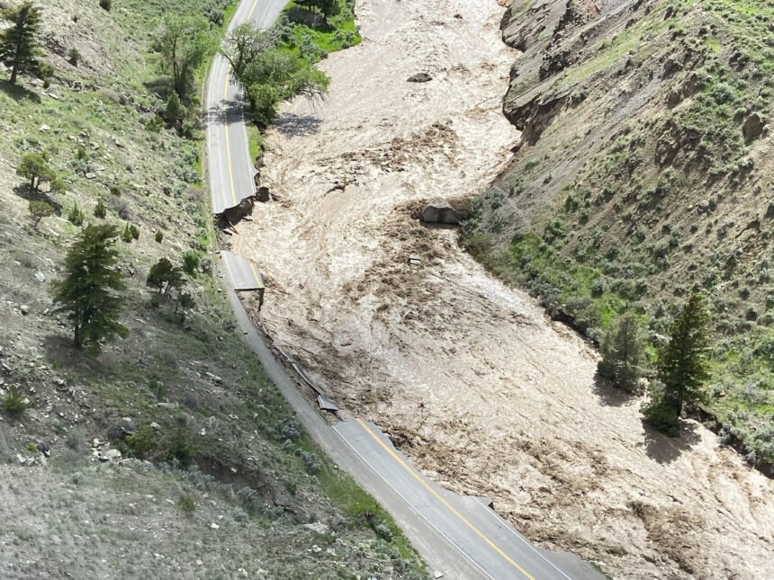 Yellowstone flood event 2022: North Entrance Road, Gardiner to M
