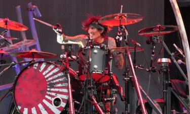 Tommy Lee bows out half way through first reunion tour with the Motley Crue because of broken ribs.