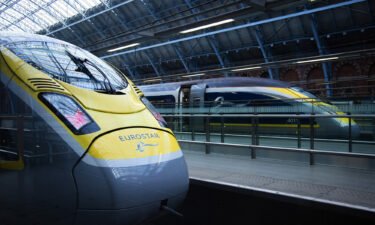 Eurostar trains from Paris to London won't be linked seamlessly to a new high speed north-south line being built in the UK.