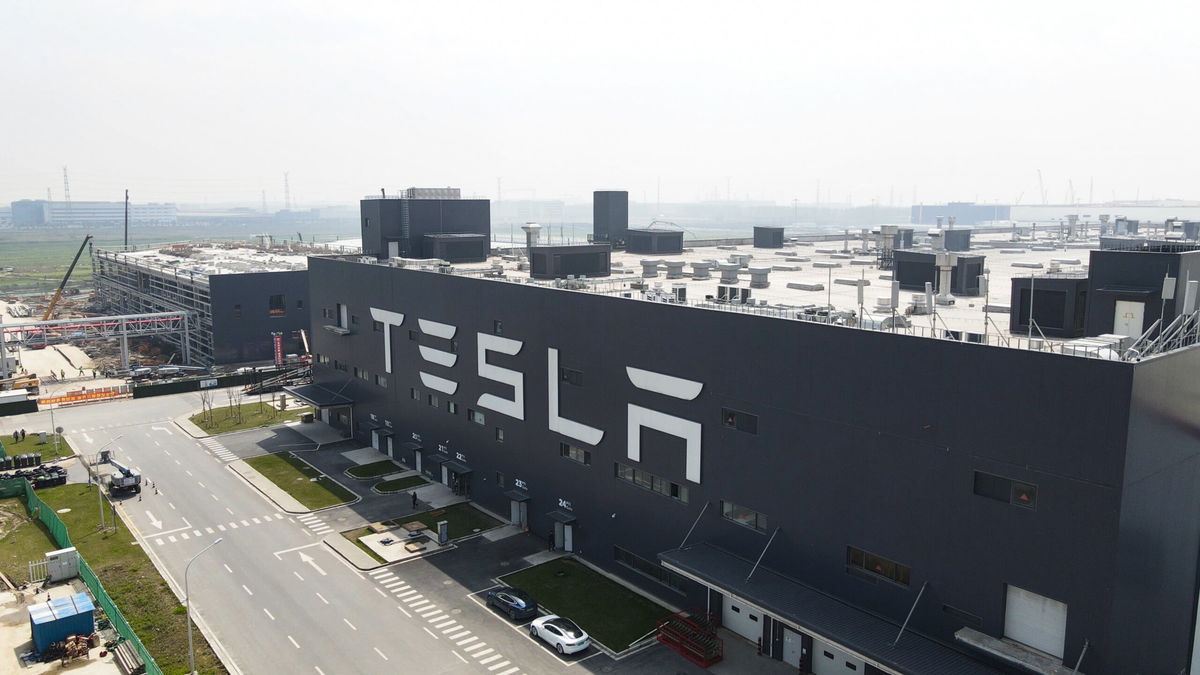 Tesla posts rare drop in sales in second quarter - Local News 8