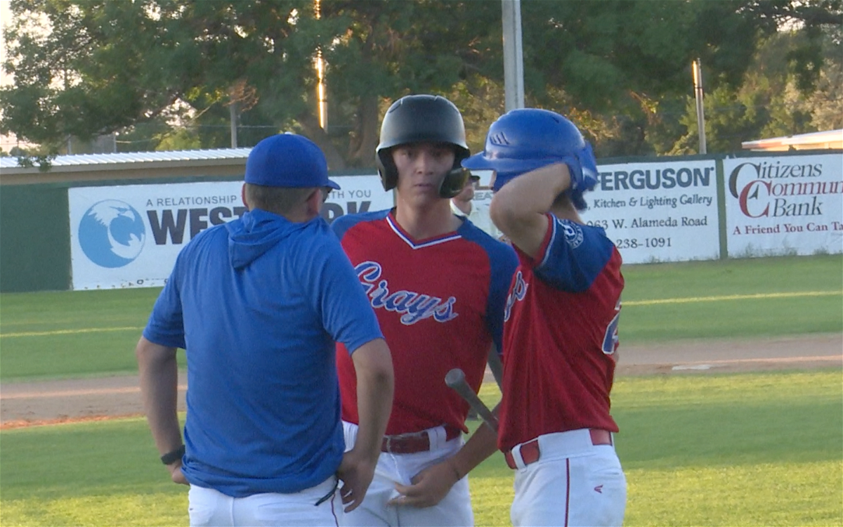 Grays drop Monday's playoff game to Blue Sox 8-5