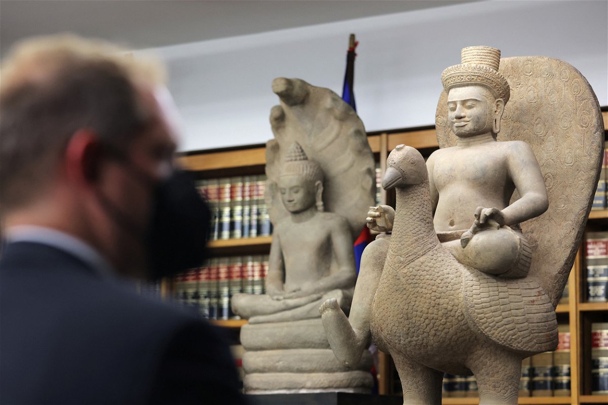 <i>Andrew Kelly/Reuters</i><br/>The 10th-century sandstone statue 