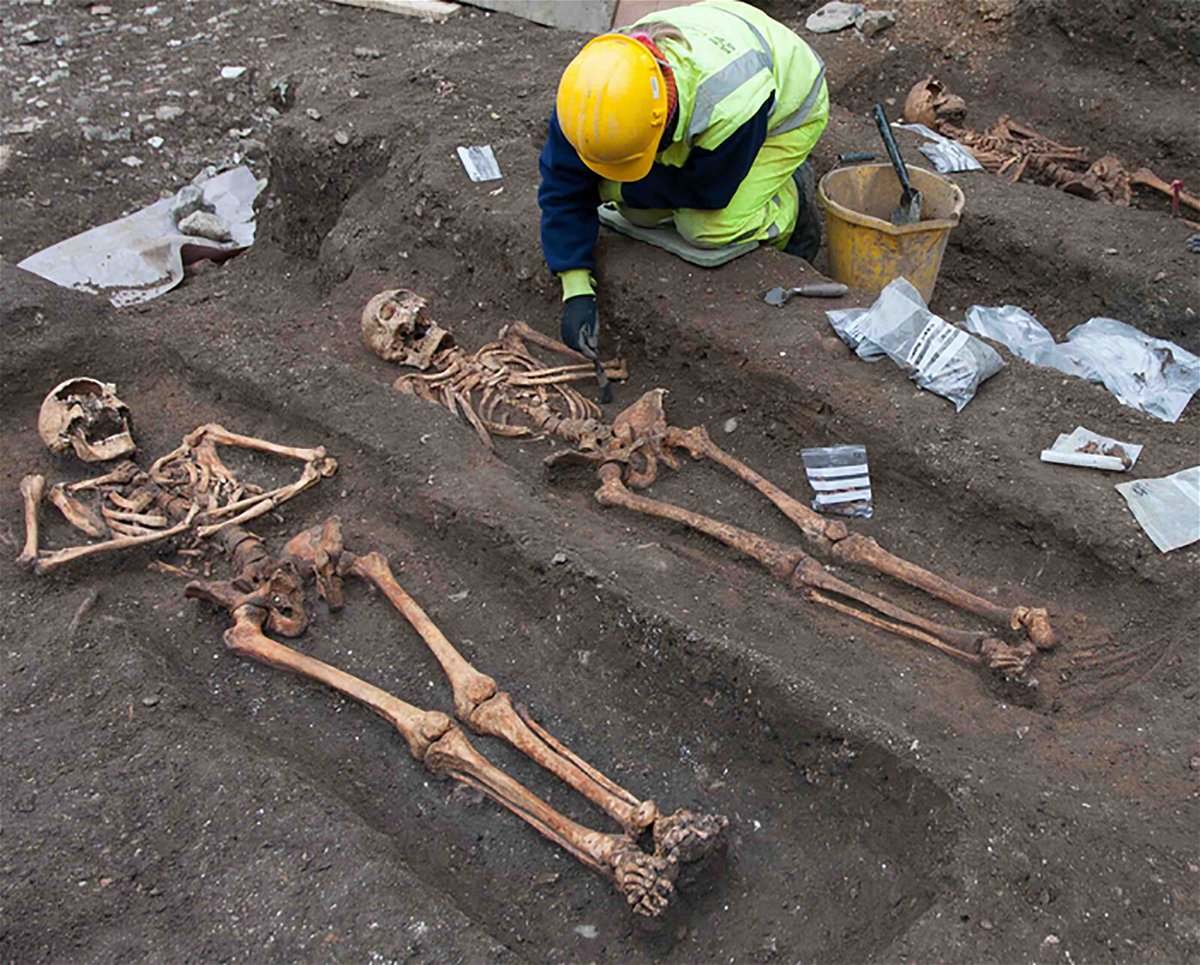<i>Cambridge Archaeological Unit</i><br/>Archaeologists from the Cambridge Archaeological Unit excavate the remains of friars buried in the grounds of the former Augustinian friary in central Cambridge.