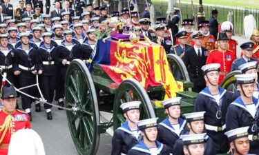 The Queen's coffin was carried on the State Gun Carriage.