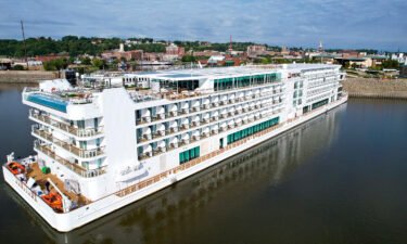 A Viking river cruise ship heading north up the Mississippi River can't finish its voyage because of low water levels.