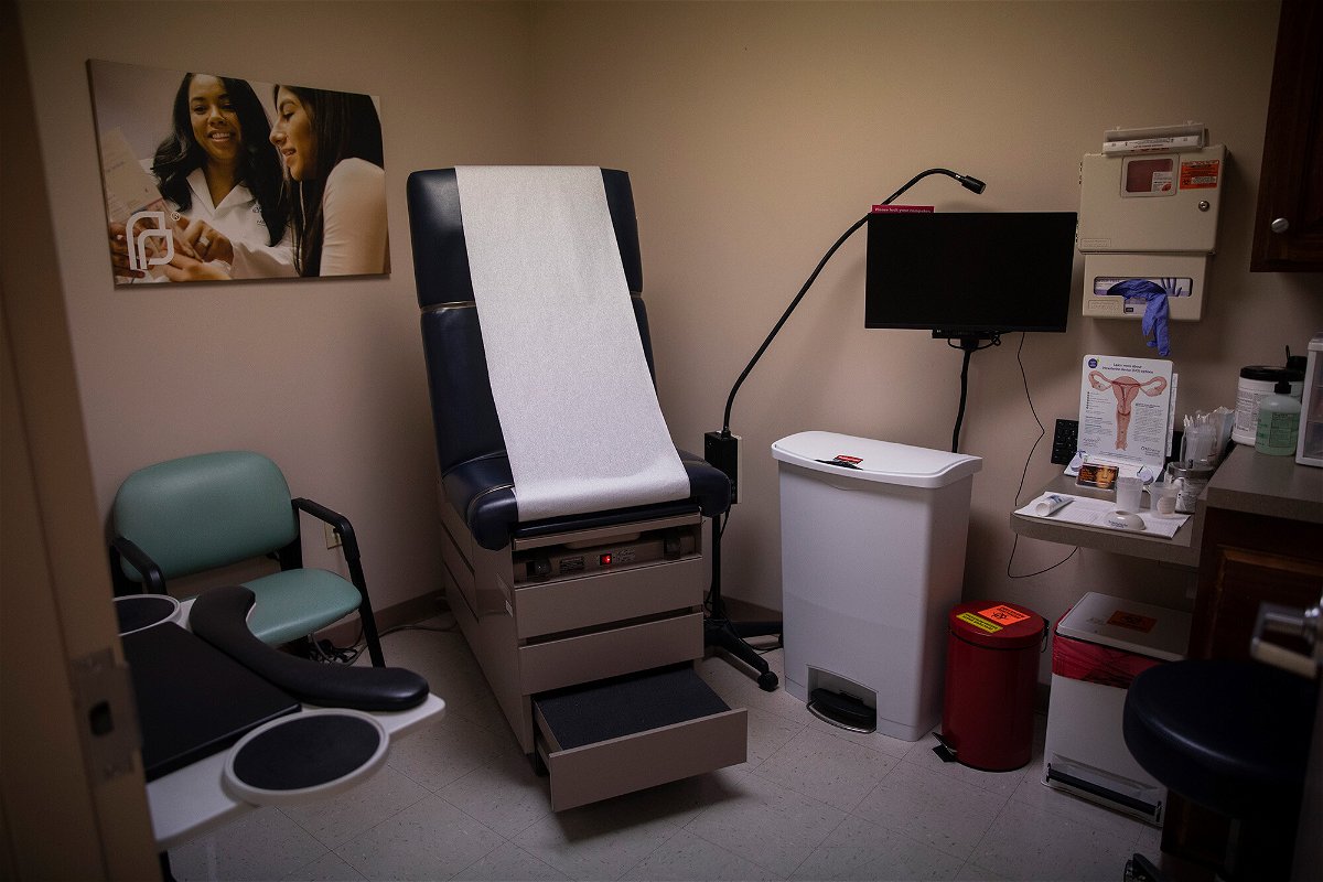 <i>Maddie McGarvey for CNN</i><br/>An exam room in the Planned Parenthood near the Ohio State University campus.