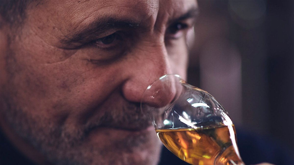 <i>Distillerie Lussurgesi</i><br/>The villagers have brewed filu 'e ferru for 400 years. Carlo Psiche is seen here smelling the alcohol.