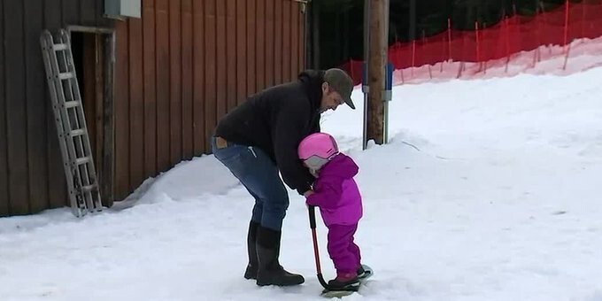 <i>KPTV</i><br/>Lack of snow keeps Mt. Hood ski resort closed for Thanksgiving weekend.
