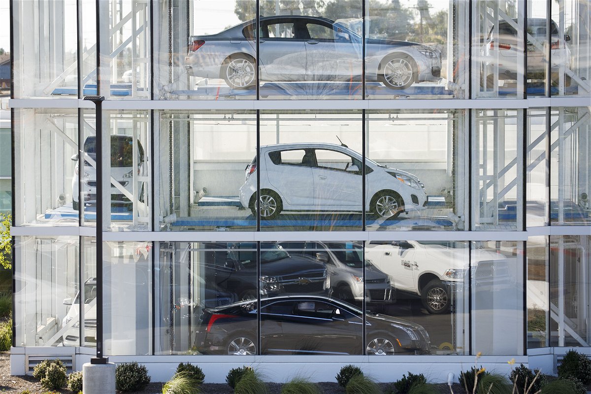 <i>Patrick T. Fallon/Bloomberg/Getty Images</i><br/>Vehicles sit inside a Carvana Co. car vending machine in Westminster