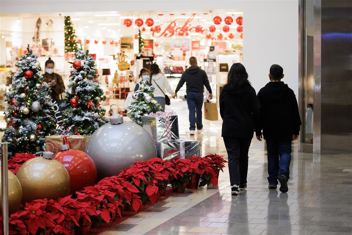 <i>Dai Sugano/MediaNews Group/The Mercury News/Getty Images</i><br/>Black Friday shoppers walk through the Westfield Oakridge mall in San Jose