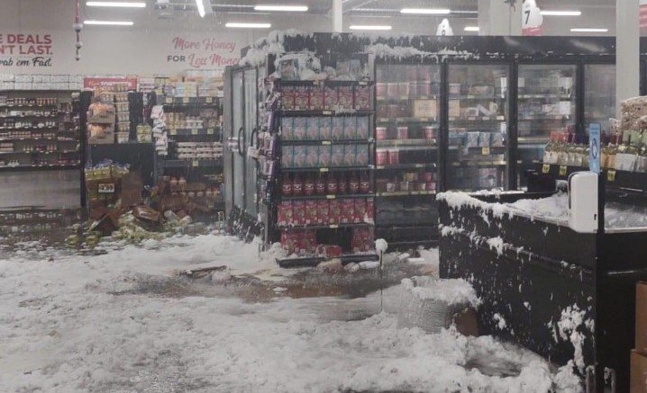 Water pipe breaks at Grocery Outlet Saturday Morning.