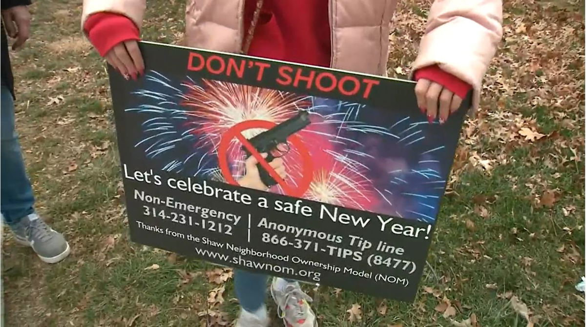 <i></i><br/>Neighborhood associations across Missouri are trying to end shooting guns as a way of celebrating the New Year.