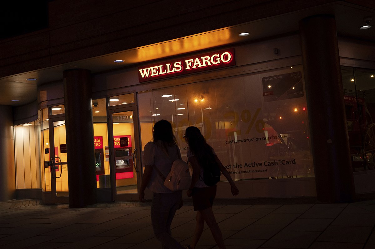 <i>Graeme Sloan/Sipa USA/AP</i><br/>Federal regulators fined Wells Fargo $1.7 billion on December 20 for 