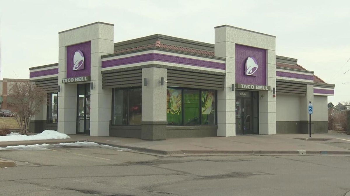 <i>KCNC</i><br/>Investigators who are working to determine how a man wound up in the hospital after ingesting rat poison that was in his food from a Taco Bell in Colorado now say there's no evidence that employees at the restaurant were responsible for the poisoning.