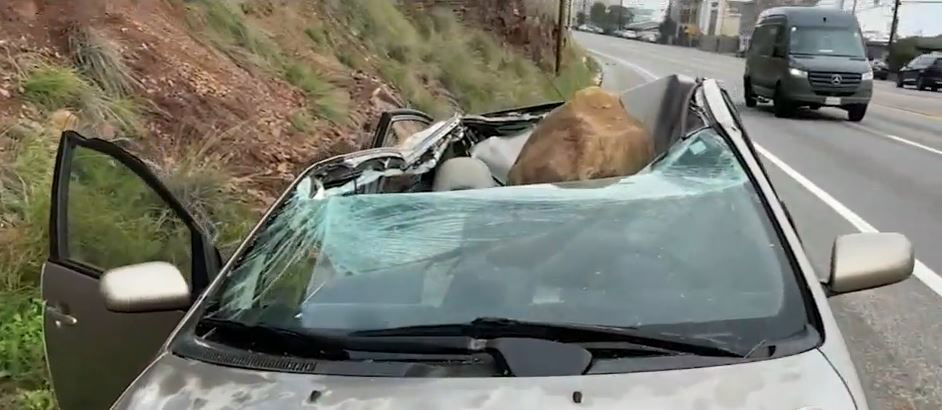 <i></i><br/>A man narrowly misses being hit by rockslide in Malibu