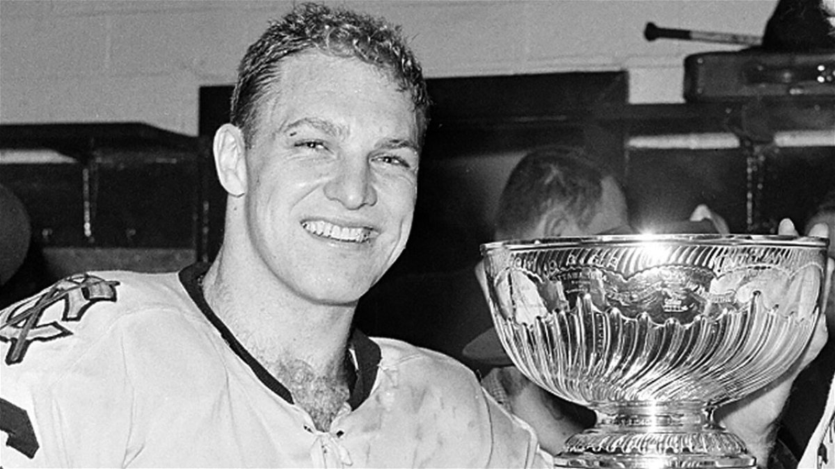 <i>AP</i><br/>Bobby Hull has died at the age of 84.
