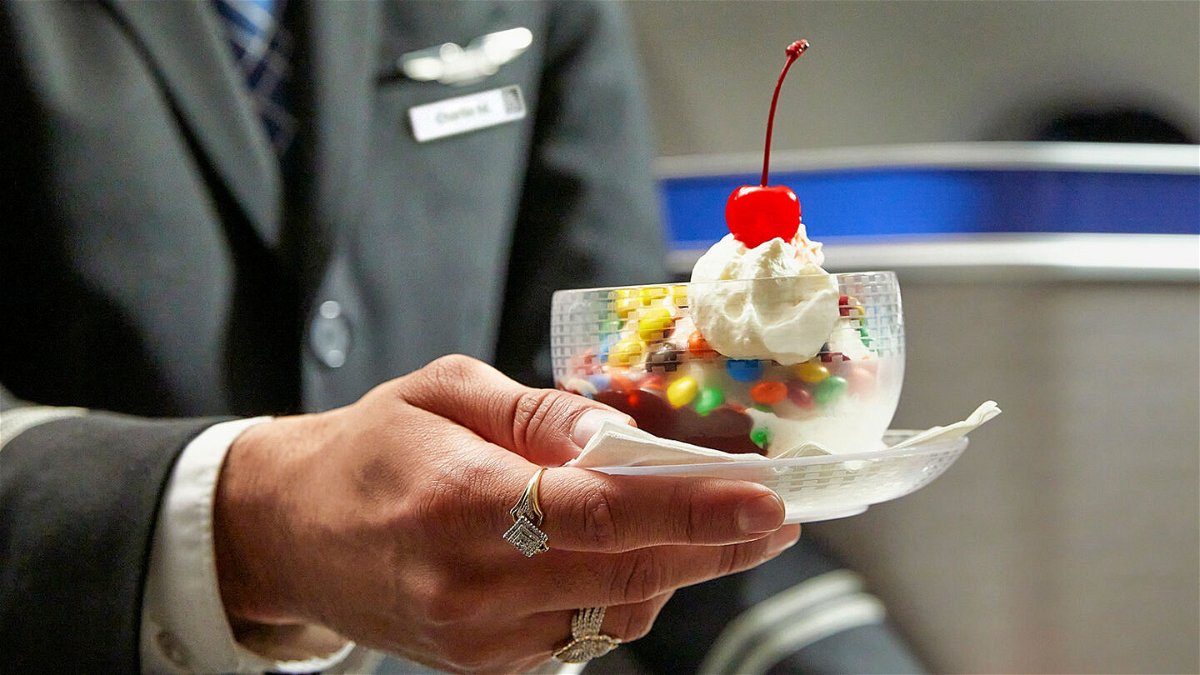 <i>United Airlines</i><br/>Desserts are returning to premium cabins on United's international flights.