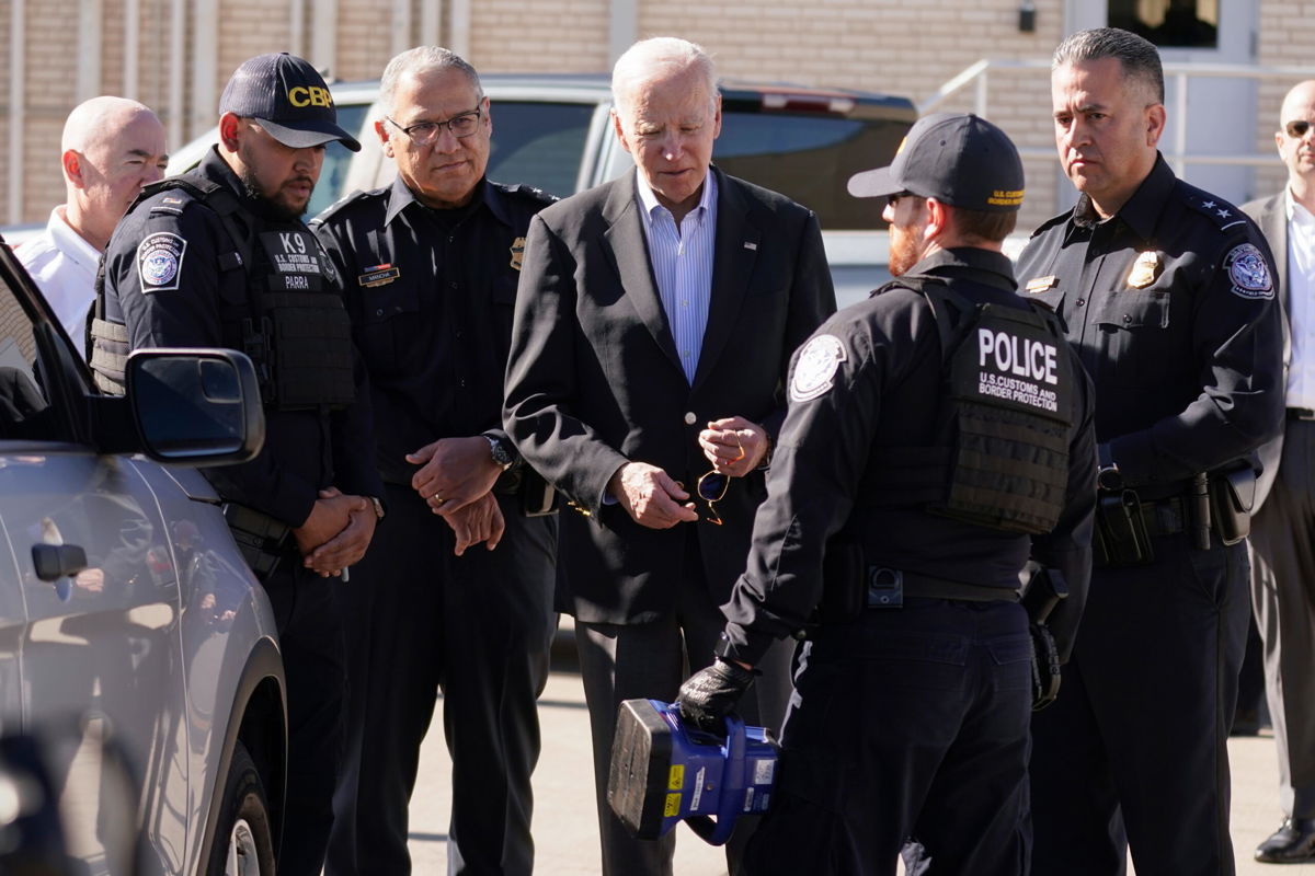 <i>Andrew Harnik/AP</i><br/>President Joe Biden tours the El Paso port of entry