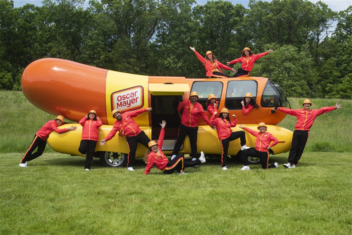 <i>Oscar Mayer</i><br/>Oscar Mayer is seeking outgoing graduates to drive its famous Wienermobile across the country.