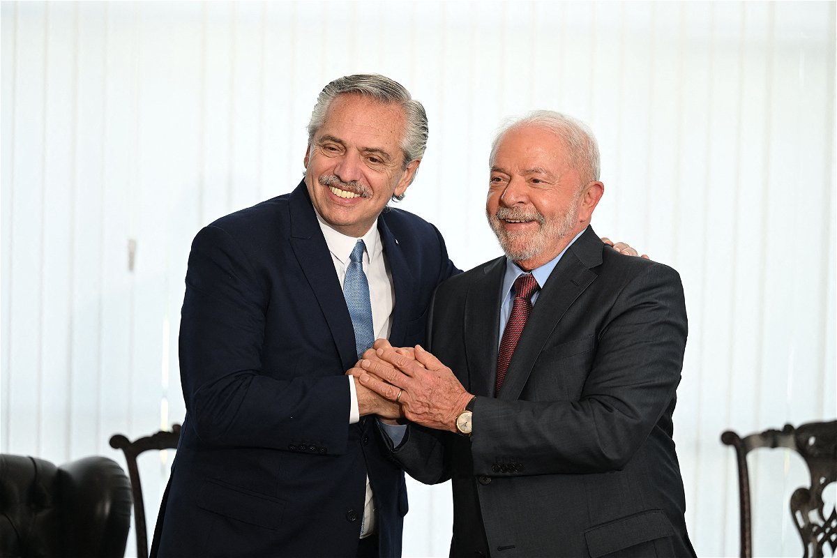 <i>Evaristo SA/AFP/Getty Images</i><br/>Brazil's President Luiz Inacio Lula da Silva (right) poses for a picture with Argentina's President Alberto Fernandez during a bilateral meeting in Brasilia on January 2.