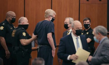Alex Murdaugh (center) appears in court in "Murdaugh Murders: A Southern Scandal."