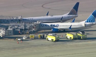 A fire from the battery of an electrical device aboard a United Airlines flight forced a Newark-bound plane to return to San Diego on February 7 and sent four people to the hospital