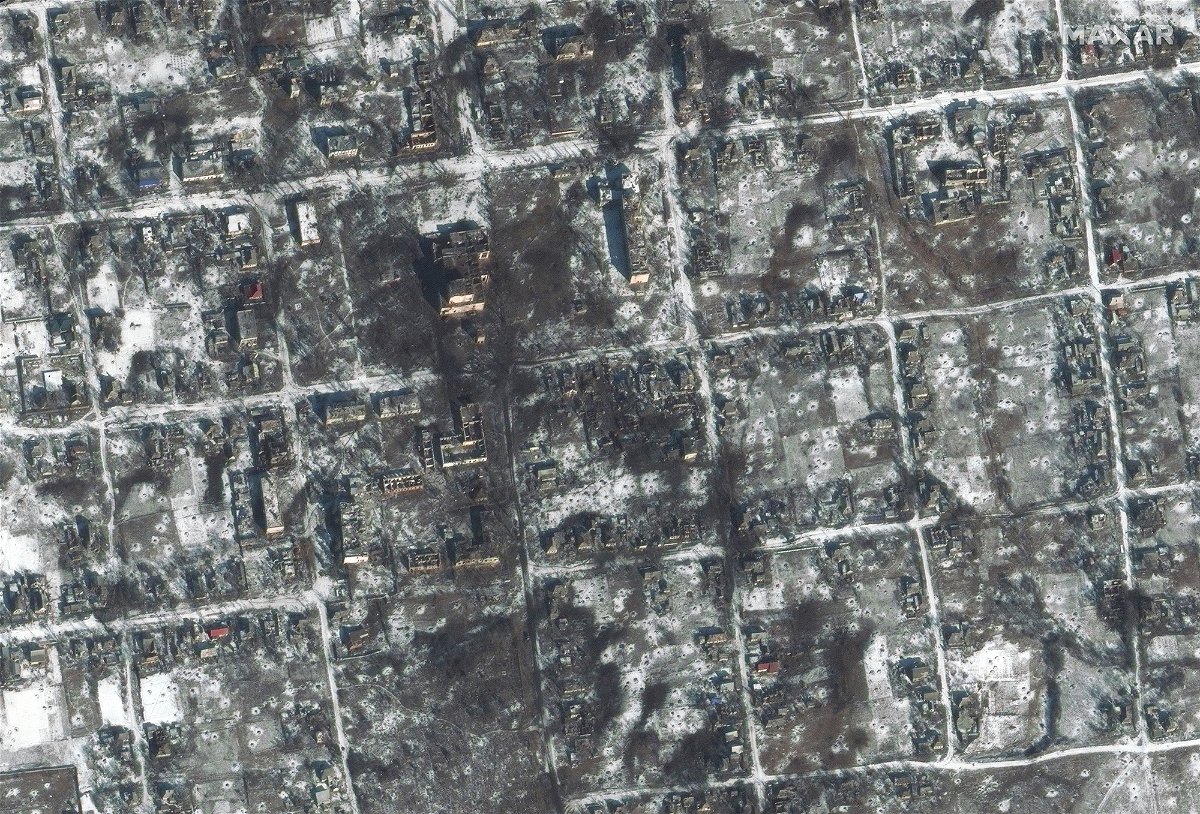 <i>Maxar Technologies</i><br/>Satellite images show intensive patterns of impacts where Russian attempted to advance.