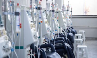 Patients who need regular dialysis treatments have high rates of staph infections in their blood compared with people who don't need these treatments