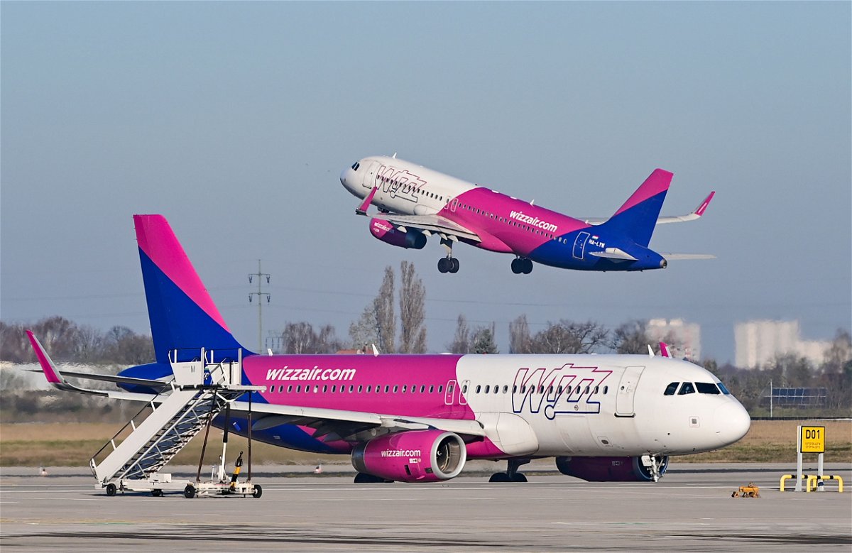 <i>Patrick Pleul/picture-alliance/dpa/AP</i><br/>Wizz Air will suspend flights to Moldova from March 14.