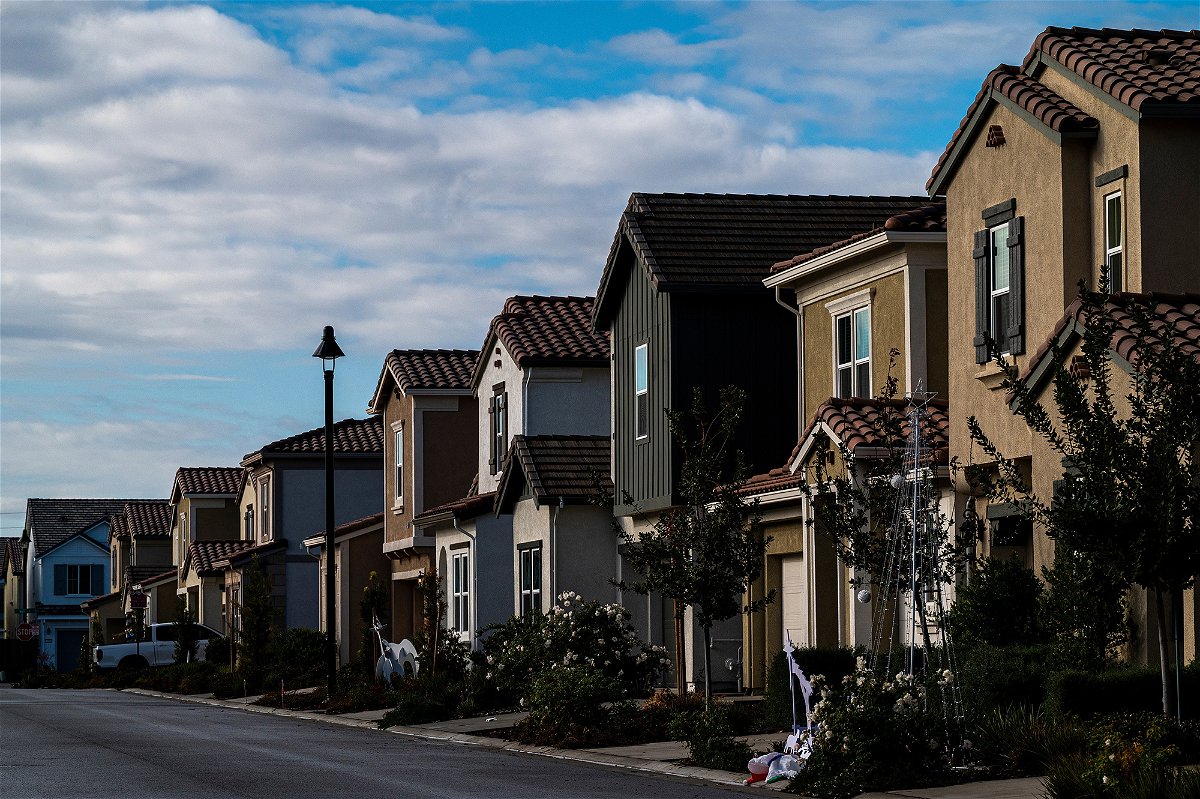 <i>David Paul Morris/Bloomberg/Getty Images</i><br/>Mortgage rates rose this week after four weeks of declines. Pictured are homes in Rocklin