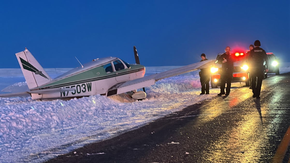 small-plane-makes-emergency-landing-on-bonneville-county-road