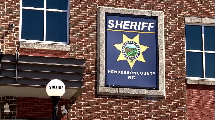 <i></i><br/>Four Henderson County Sheriff’s deputies have been cleared in the shooting of an armed suspect in August 2022.