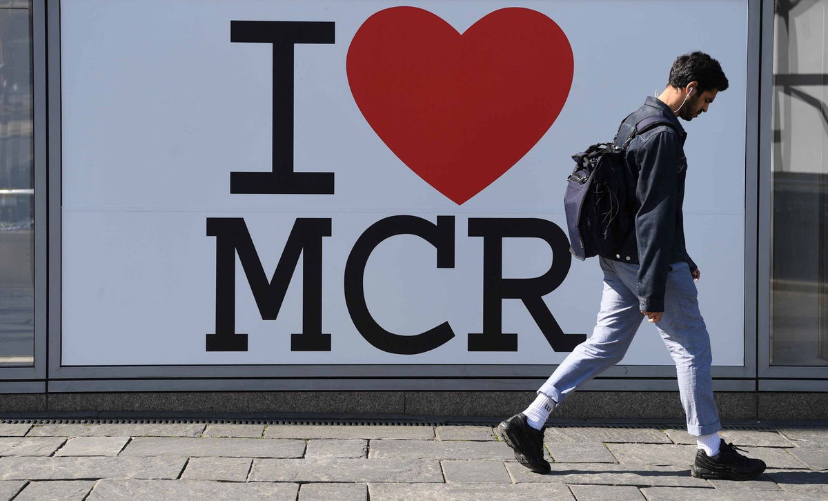 <i>PAUL ELLIS/AFP/Getty Images</i><br/>MI5 missed an opportunity to prevent the Manchester Arena bombing. Pictured is a sign of support in Manchester on May 22