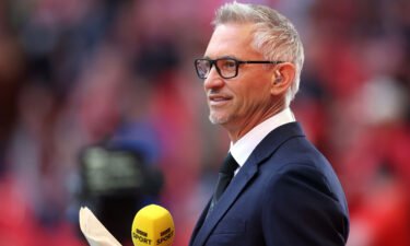 Gary Lineker criticized British government policy on Twitter.
