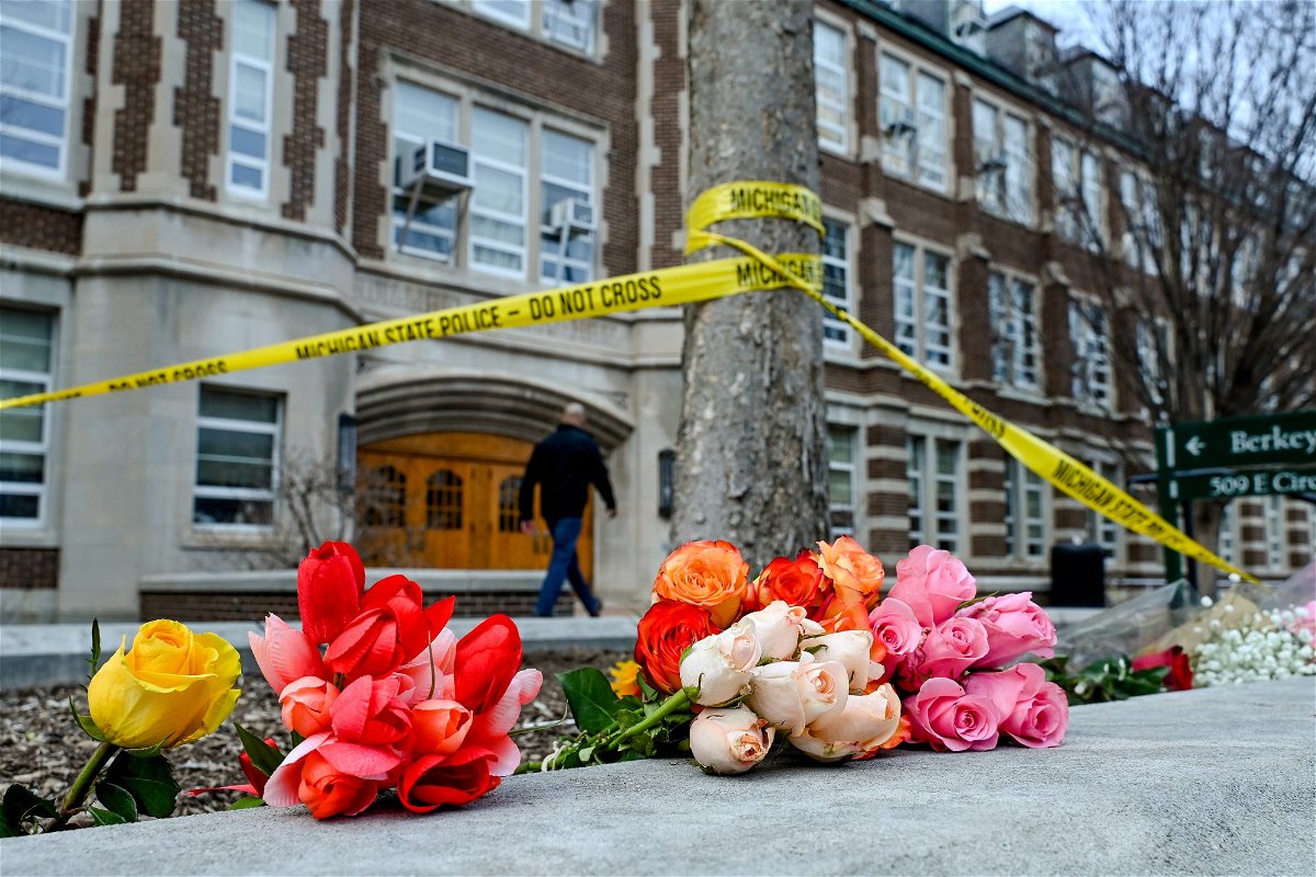 <i>Nick King/Lansing State Journal/USA Today/FILE</i><br/>The gunman who killed three Michigan State University students and critically wounded five others last month in a mass shooting wrote in a note found in his pocket that he was 